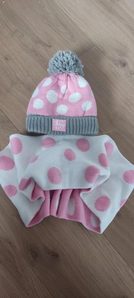 Čiapka so šalikom, takko,152