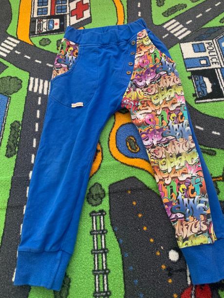 Teplaky grafitty pudlackovo, 116