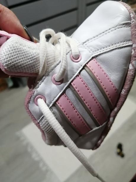 Predám krásne tenisky/capacky, adidas,18