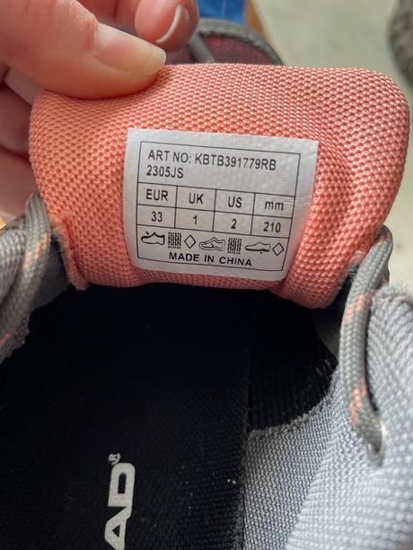 Parádne outdoorové tenisky head, 33