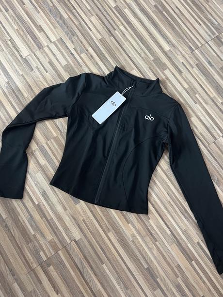 Obtiahnuta mikina na zips alo yoga - skladom s/m/l, m