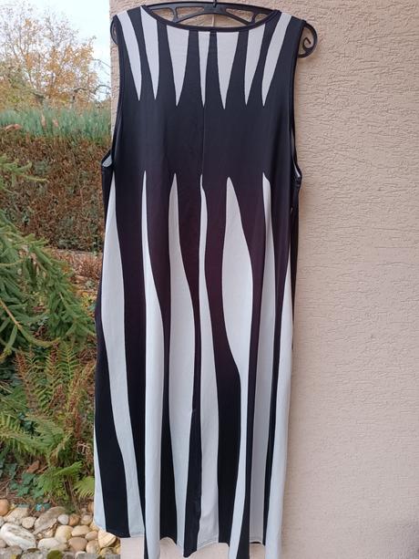 Šaty bez rukávov, xl