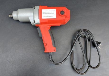 Elektrický rázový uťahovák intertek 900 w/ 300 nm, 