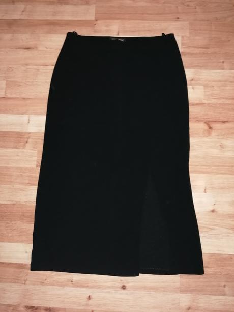 Sukňa s rázporkom, 42