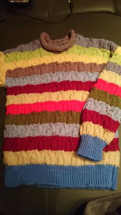 Pulovrík ručne pletený, 128