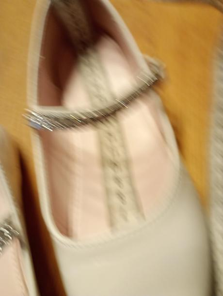 Sandalky na slav. prilezistost, graceland,33