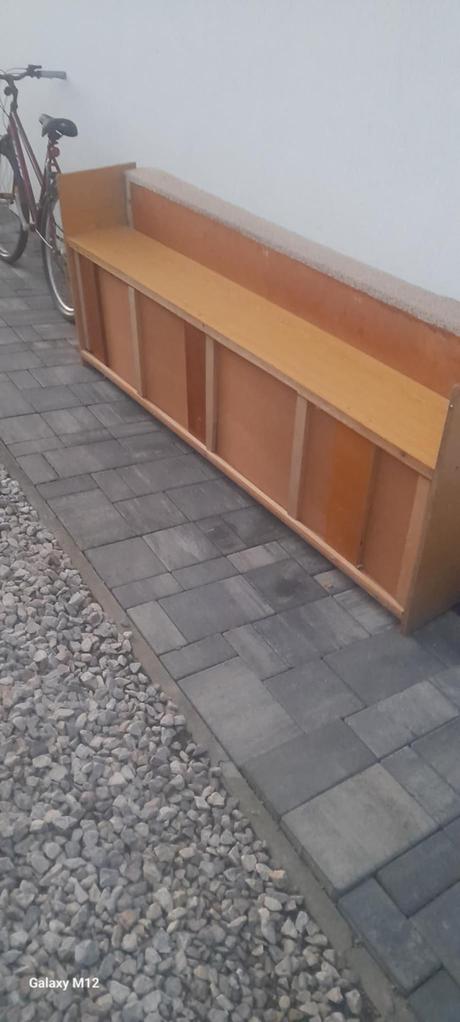 Postel s úložným priestorom, 