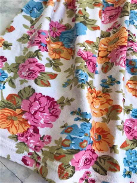 Kvetované tielko, m