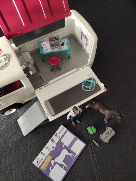 Schleich - mobilna ambulancia, 