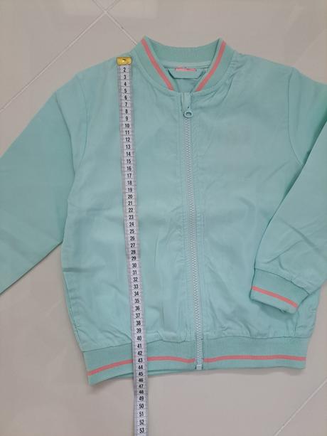 Bombera s aplikáciou na chrbáte, lupilu,116