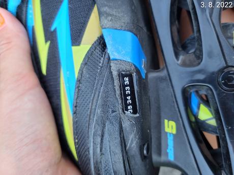 Kolieskové korčule, 32