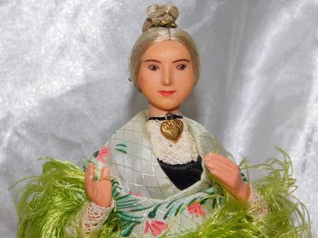 Retro bábika v kroji, 