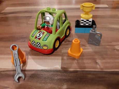 Lego duplo pretekarske auto, 