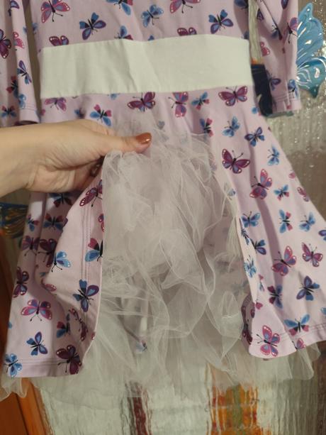 Šaty na predaj, 128