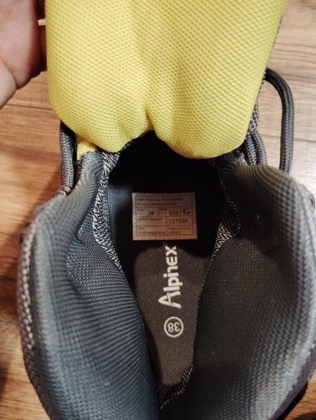 Turistické topánky značky alpinex, 38