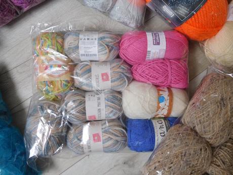 Vlna na ďalšiu tvorbu, čelenky, ponožky, čiapky,,