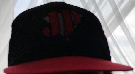 Šuštiaková šiltovka aj do dažďa, m