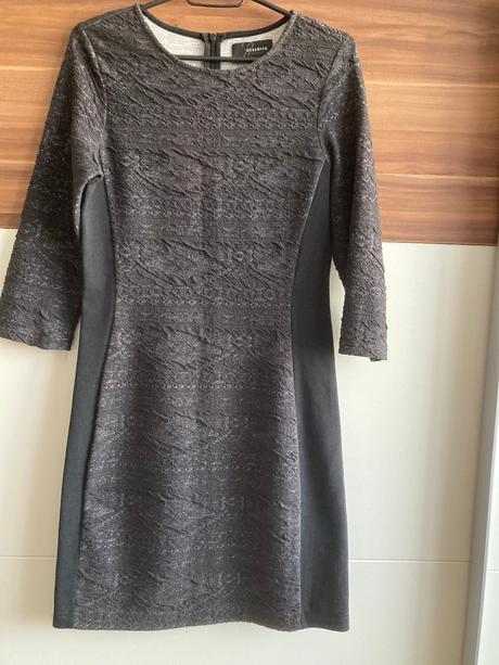 Šaty s poštovným, m