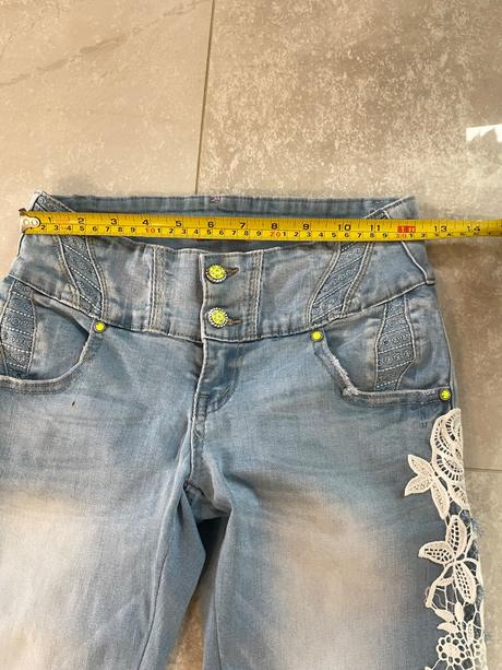 Rifle s vyšitými kvetmi, xs