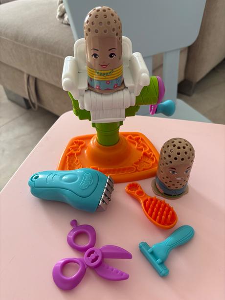 Plastelina playdoh-kadernictvo, 