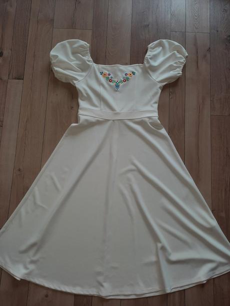 Vyšívané šaty, reserved,l