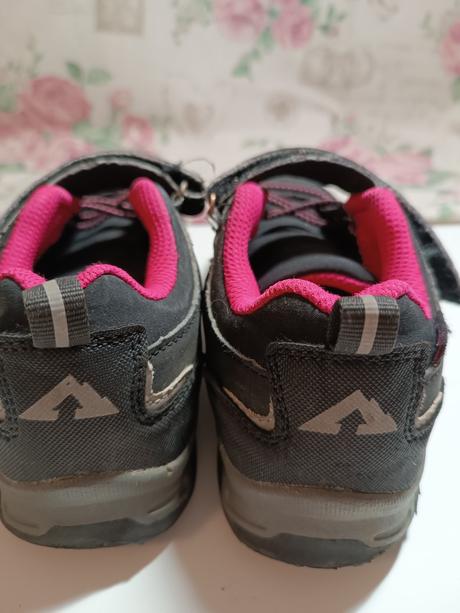 Turistické topánky, 31