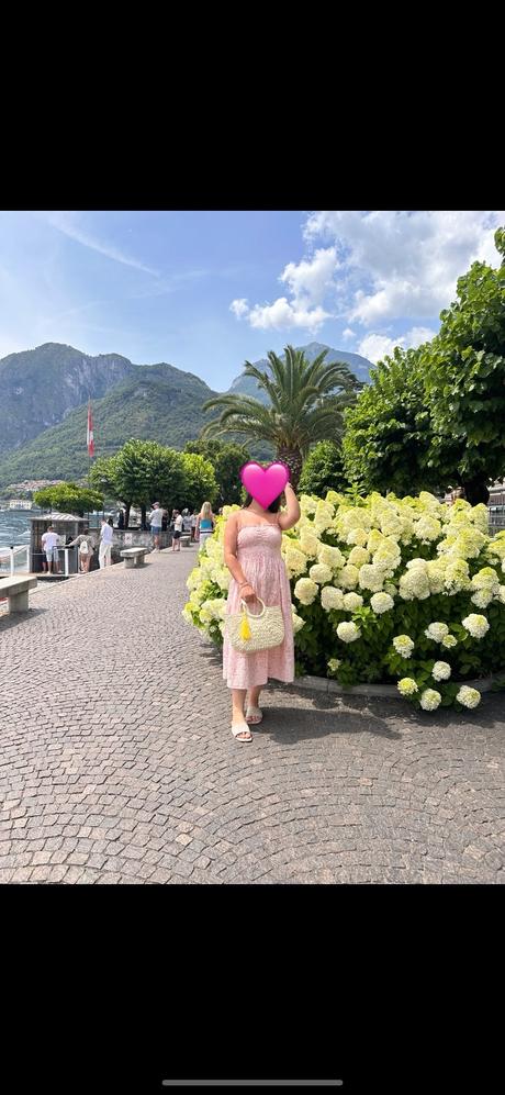 Nádherne šaty s odnímateľnými ramienkami, m