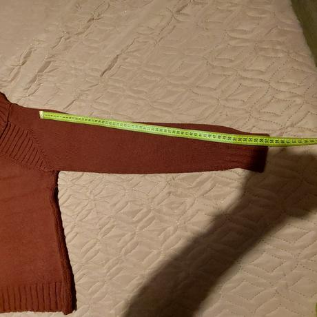 Nádherný svetrík so stojačikom, sisley,m