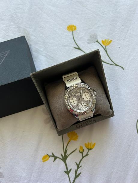 Guess hodinky, guess