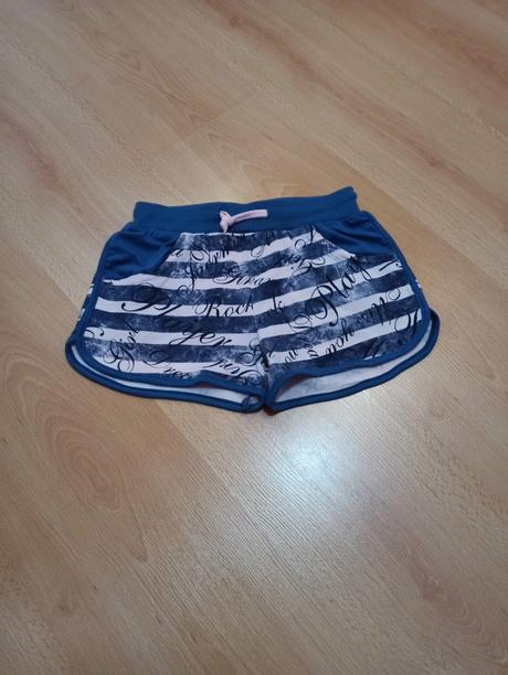 Pásikavé šortky 146/152, 146