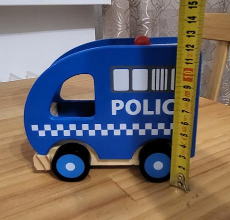 2x drevené auto - hasiči, policajti, 