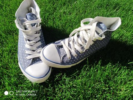 Hviezdičkové tenisky, 39