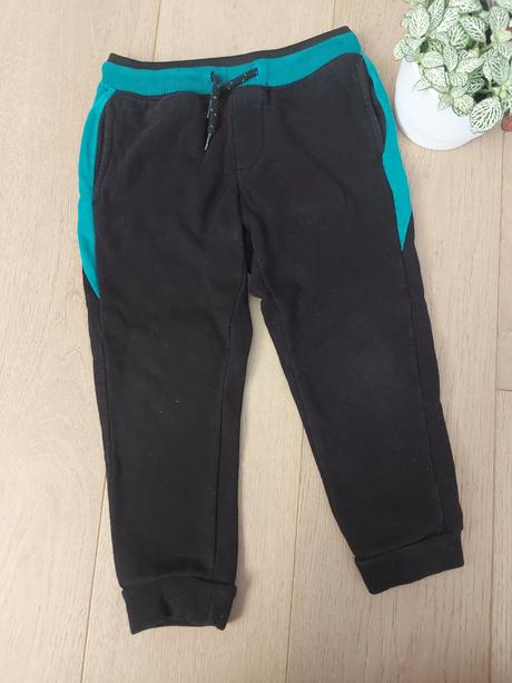 Hrubšie tepláky-top stav, pepco,110