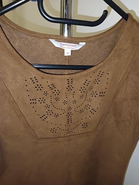 Elegantné šaty efekt jelenia koža s aplikáciou, clockhouse,m