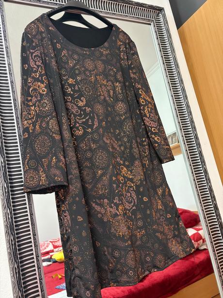 Elasticke leskle šaty, l