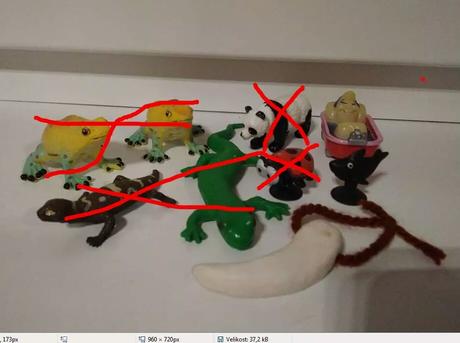 Kinder, postavicky, male hracky, 