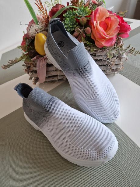 Letnè plàtenky nenosenè, 38