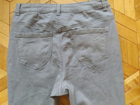 Sivé rifle so zvýšeným pásom., c&a,m