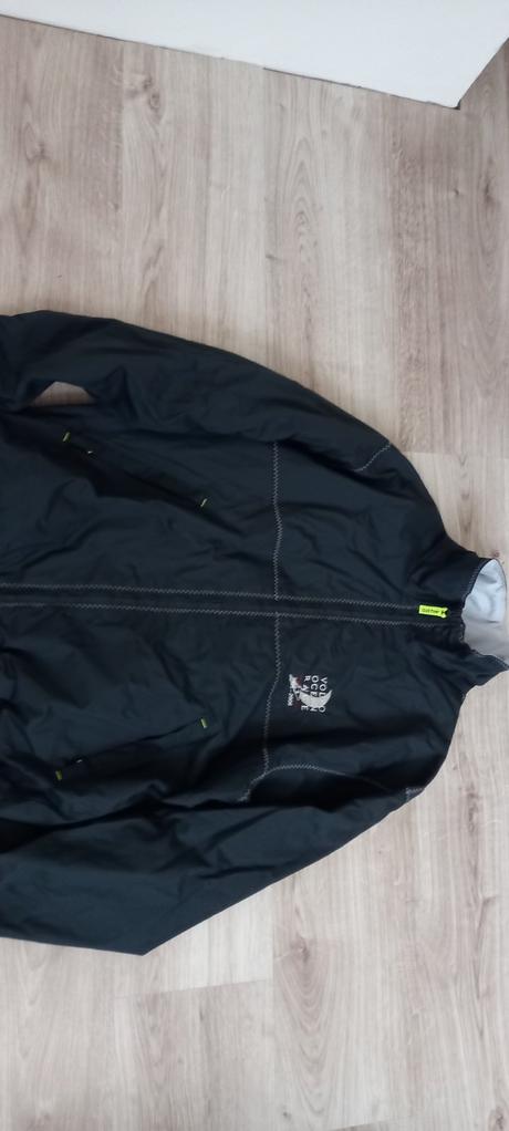 Bunda mustto volvo, s