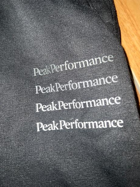 Tepláky peak performance, 146