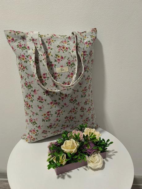 Taška kvety na bežovej, 