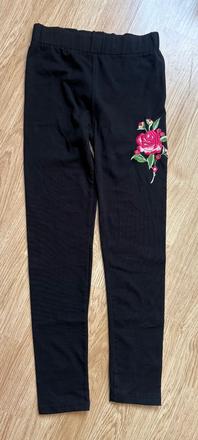 Čierne legíny s ružou 134/140, 134