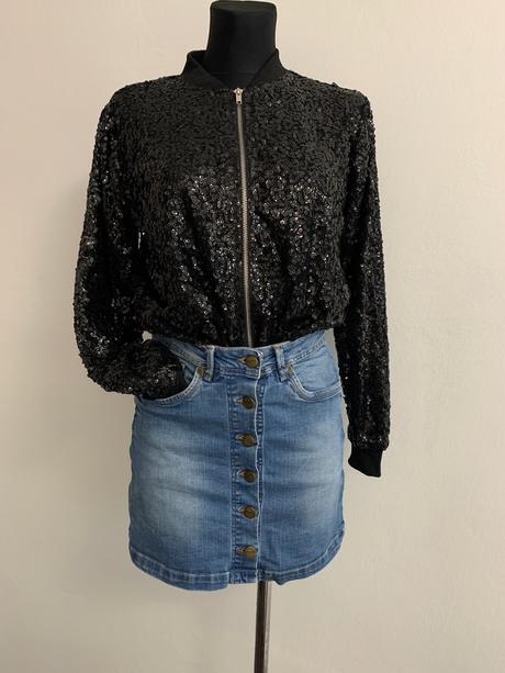 Flitrovaný svetrík, s