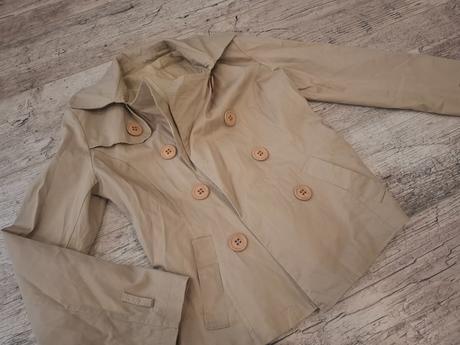 Top plášť podšitý do pása, s