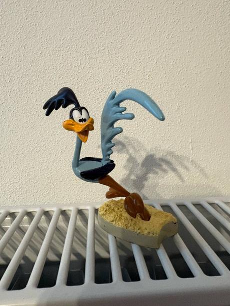 Figurka road runner coyote and road runner,