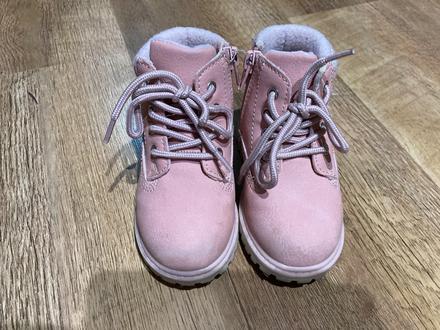 Ružové čižmičky, graceland,21