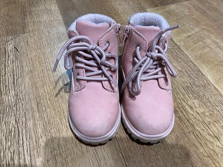 Ružové čižmičky, graceland,21