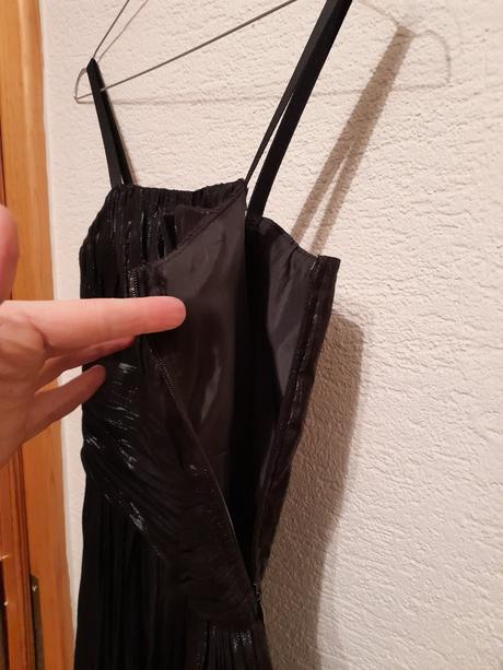 Krátke spoločenské šaty, 38