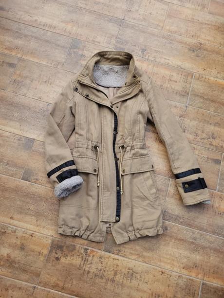 Mencestrovy kabatik, l