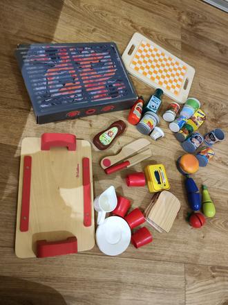 Potraviny a príslušenstvo do kuchynky,